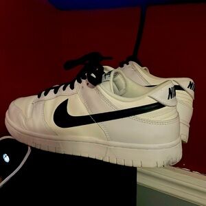 Just bought last month, only worn to try them on and didn’t fit.